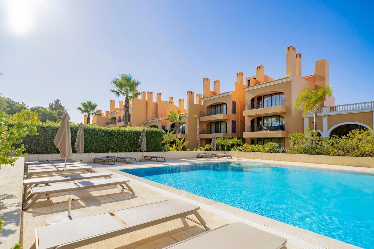 Al - Apartamento Vila Sol F5 T 奎特里拉 外观 照片