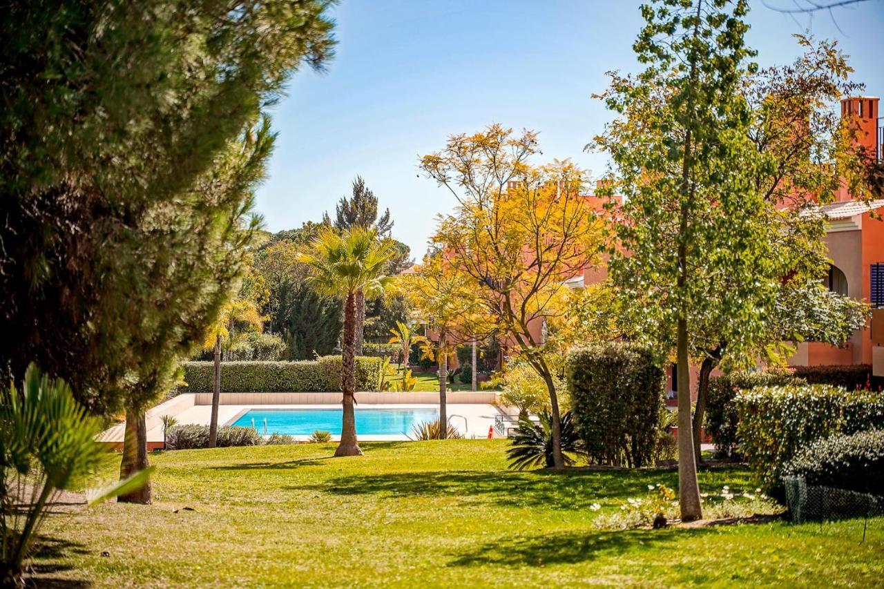 Al - Apartamento Vila Sol F5 T 奎特里拉 外观 照片